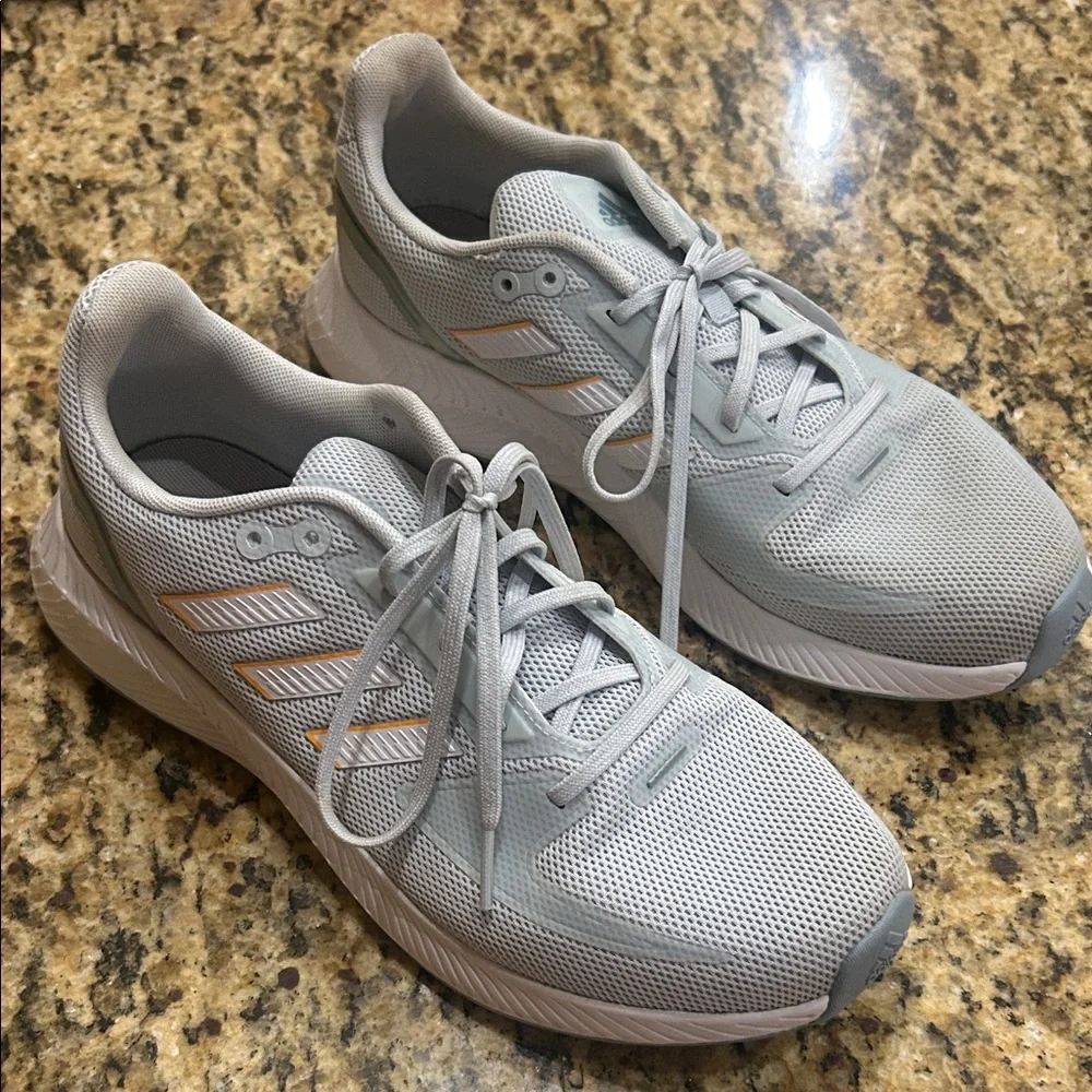 Adidas Art GX8249, light blue tennis shoe, size 10, EUC | offer in description